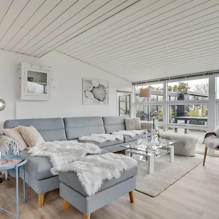 Helmina - 125m From The Sea By Interhome *
